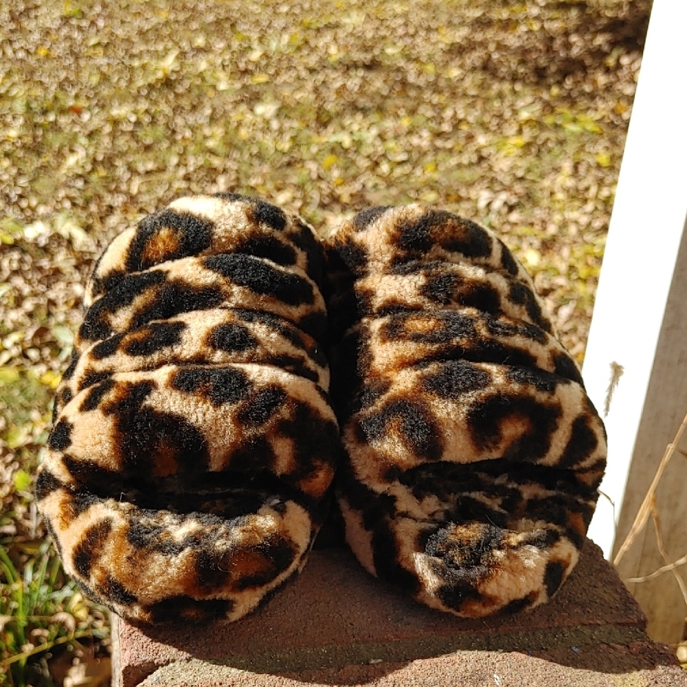 UGG Fluff Yeah Slide Panther Print Sandal Size 6 (1794)